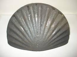 Batticancello in ghisa conchiglia cm. 13